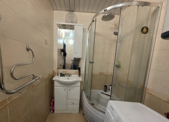 Продам трехкомнатную (3-комн.) квартиру, Мира пр-кт, 284, Южно-Сахалинск г