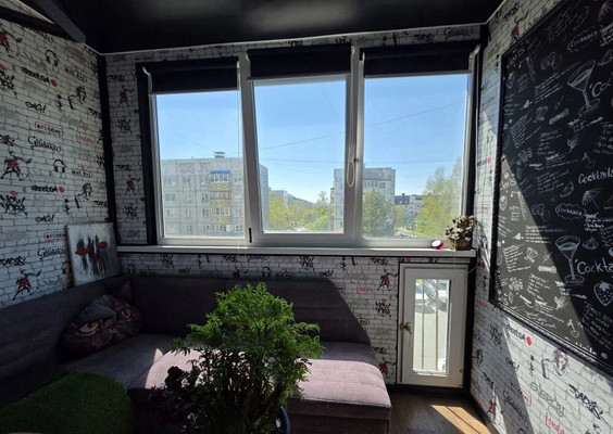 Продам трехкомнатную (3-комн.) квартиру, Мира пр-кт, 284, Южно-Сахалинск г