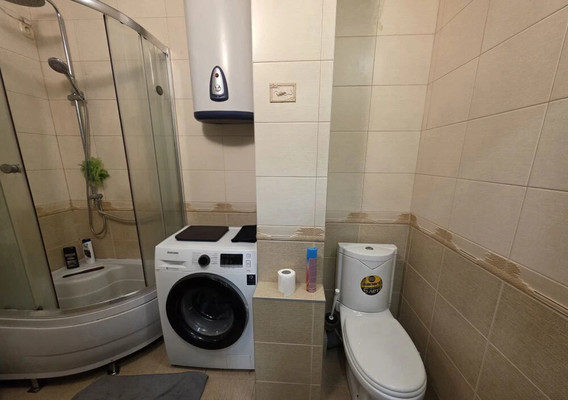 Продам трехкомнатную (3-комн.) квартиру, Мира пр-кт, 284, Южно-Сахалинск г