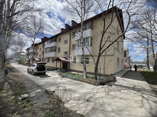 Продам двухкомнатную (2-комн.) квартиру, 2-я Красносельская ул, 8, Южно-Сахалинск г