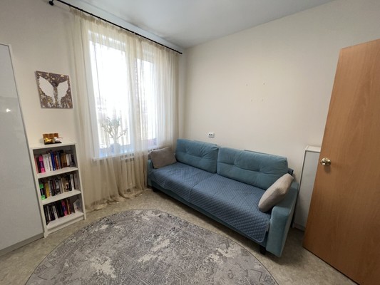 Продам двухкомнатную (2-комн.) квартиру, Ленина ул, 569А, Южно-Сахалинск г