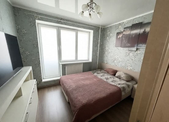 Продам двухкомнатную (2-комн.) квартиру, Калинина пл, 27, Калининград г