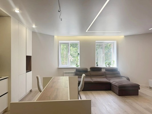 Продам трехкомнатную (3-комн.) квартиру, Четаева ул, 56к18, Казань г