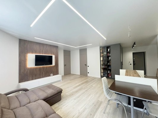 Продам трехкомнатную (3-комн.) квартиру, Четаева ул, 56к18, Казань г