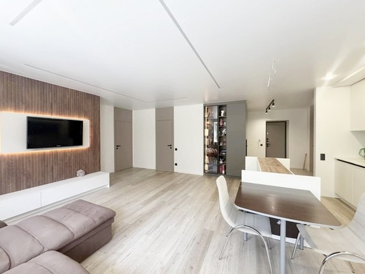 Продам трехкомнатную (3-комн.) квартиру, Четаева ул, 56к18, Казань г