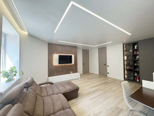 Продам трехкомнатную (3-комн.) квартиру, Четаева ул, 56к18, Казань г