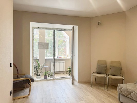 Продам трехкомнатную (3-комн.) квартиру, Четаева ул, 56к18, Казань г