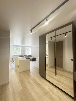 Продам трехкомнатную (3-комн.) квартиру, Четаева ул, 56к18, Казань г