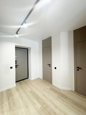 Продам трехкомнатную (3-комн.) квартиру, Четаева ул, 56к18, Казань г