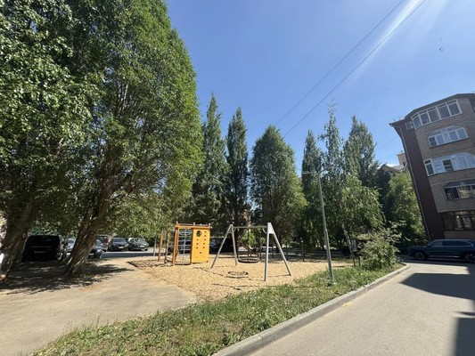 Продам трехкомнатную (3-комн.) квартиру, Четаева ул, 56к18, Казань г