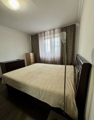 Продам трехкомнатную (3-комн.) квартиру, 60 лет Победы ул, 10а, Октябрьский рп