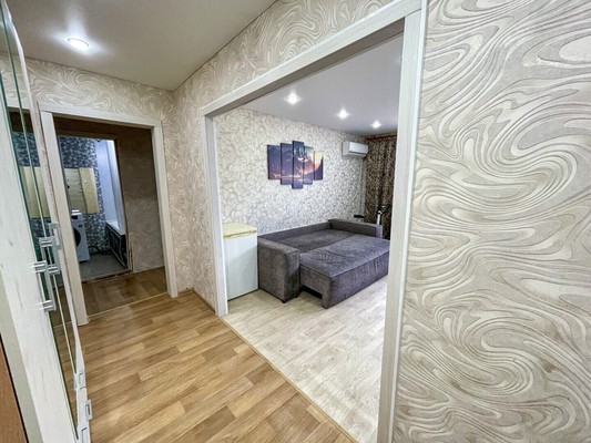 Продам двухкомнатную (2-комн.) квартиру, 1-й Микрорайон ул, 46, Эльбан рп