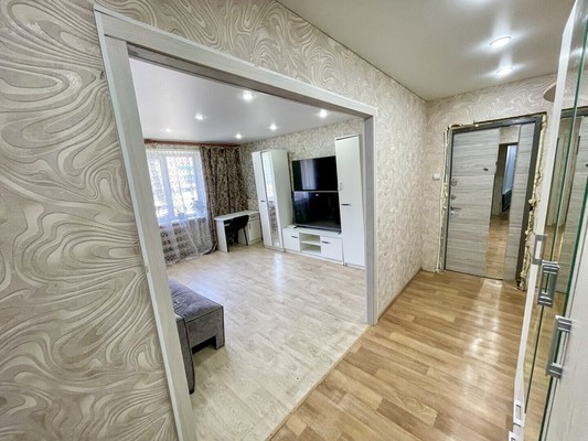 Продам двухкомнатную (2-комн.) квартиру, 1-й Микрорайон ул, 46, Эльбан рп