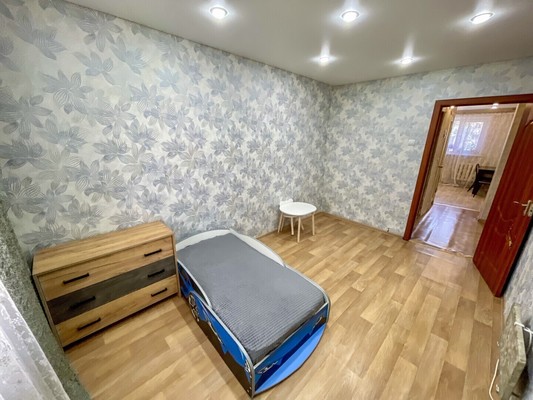 Продам двухкомнатную (2-комн.) квартиру, 1-й Микрорайон ул, 46, Эльбан рп