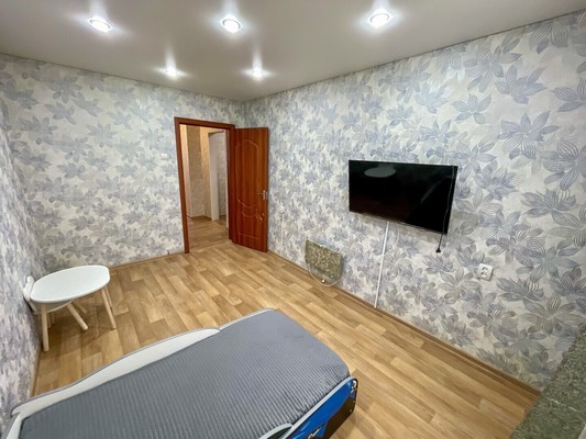 Продам двухкомнатную (2-комн.) квартиру, 1-й Микрорайон ул, 46, Эльбан рп
