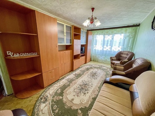 Продам двухкомнатную (2-комн.) квартиру, 2-й Микрорайон ул, 18, Эльбан рп