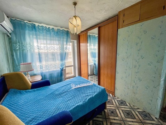 Продам двухкомнатную (2-комн.) квартиру, 2-й Микрорайон ул, 18, Эльбан рп
