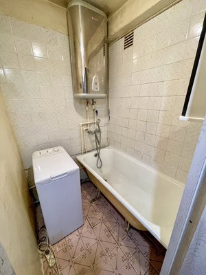 Продам двухкомнатную (2-комн.) квартиру, 2-й Микрорайон ул, 18, Эльбан рп