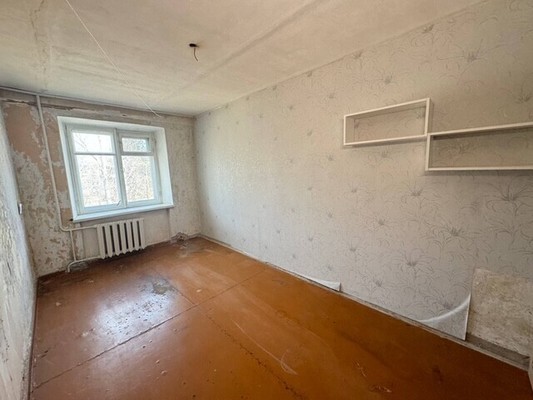 Продам трехкомнатную (3-комн.) квартиру, Первостроителей пр-кт, 37, Комсомольск-на-Амуре г