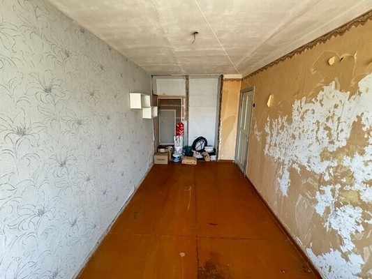 Продам трехкомнатную (3-комн.) квартиру, Первостроителей пр-кт, 37, Комсомольск-на-Амуре г