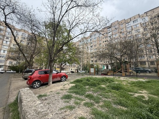 Продам трехкомнатную (3-комн.) квартиру, 60 лет Октября ул, 24к8, Симферополь г