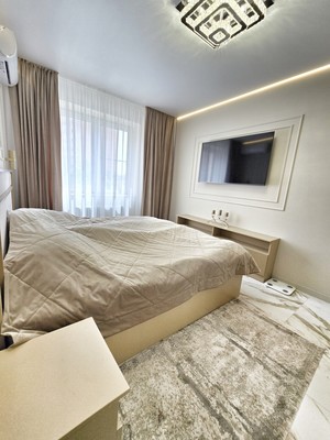 Продам двухкомнатную (2-комн.) квартиру, им. Героя Сарабеева В.И. ул, 5к1, Краснодар г