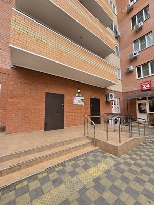 Продам двухкомнатную (2-комн.) квартиру, им. Героя Сарабеева В.И. ул, 5к1, Краснодар г