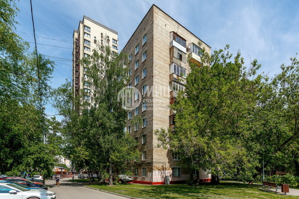 Продам двухкомнатную (2-комн.) квартиру, Чонгарский б-р, 28, Москва г