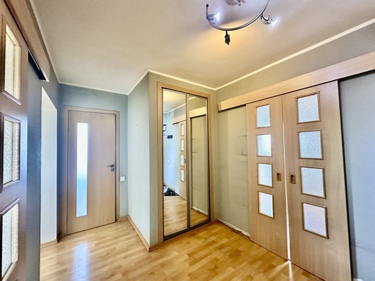 Продам трехкомнатную (3-комн.) квартиру, Малая Сухаревская пл, 14к7, Москва г