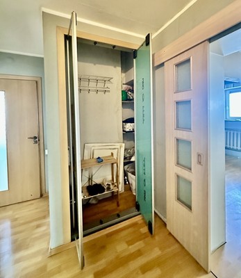 Продам трехкомнатную (3-комн.) квартиру, Малая Сухаревская пл, 14к7, Москва г