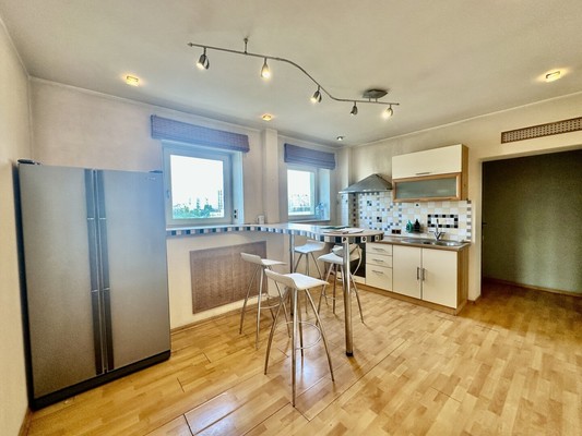 Продам трехкомнатную (3-комн.) квартиру, Малая Сухаревская пл, 14к7, Москва г