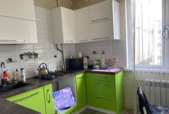 Продам трехкомнатную (3-комн.) квартиру, Л.Иванихиной ул, 1, Калининград г