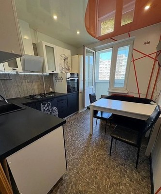 Продам трехкомнатную (3-комн.) квартиру, Генерала Толстикова ул, 77, Калининград г