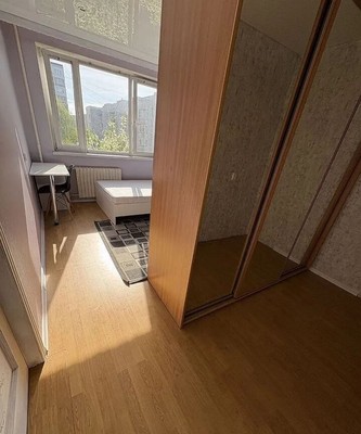 Продам трехкомнатную (3-комн.) квартиру, Генерала Толстикова ул, 77, Калининград г