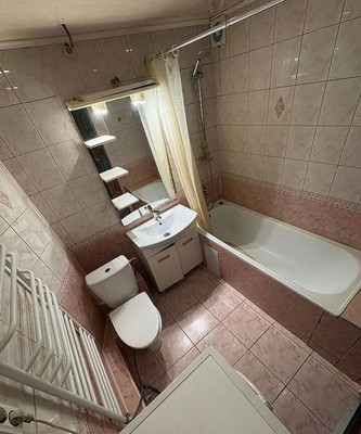 Продам трехкомнатную (3-комн.) квартиру, Генерала Толстикова ул, 77, Калининград г