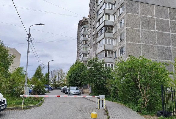 Продам трехкомнатную (3-комн.) квартиру, Генерала Толстикова ул, 77, Калининград г