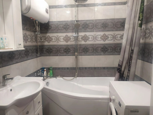 Продам трехкомнатную (3-комн.) квартиру, Широтная ул, 190, Тюмень г