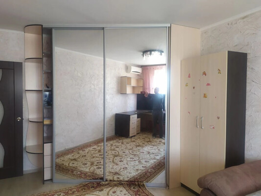Продам трехкомнатную (3-комн.) квартиру, Широтная ул, 190, Тюмень г