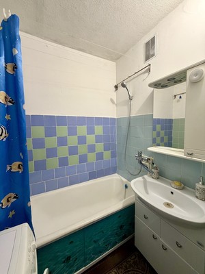 Продам трехкомнатную (3-комн.) квартиру, Республики ул, 10кв, Ишим г