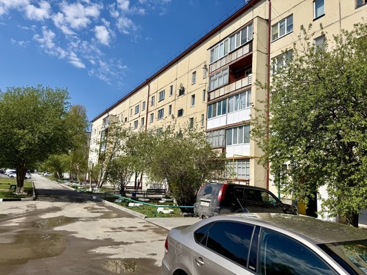 Продам трехкомнатную (3-комн.) квартиру, Республики ул, 10кв, Ишим г