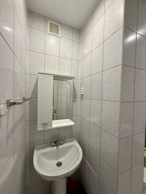 Продам двухкомнатную (2-комн.) квартиру, Луначарского ул, 70, Ишим г
