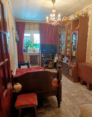 Продам двухкомнатную (2-комн.) квартиру, 9, Спартак п
