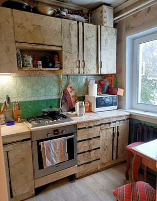Продам двухкомнатную (2-комн.) квартиру, 9, Спартак п
