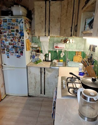 Продам двухкомнатную (2-комн.) квартиру, 9, Спартак п