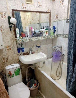 Продам двухкомнатную (2-комн.) квартиру, 9, Спартак п