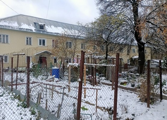 Продам двухкомнатную (2-комн.) квартиру, 9, Спартак п