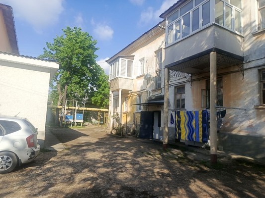 Продам двухкомнатную (2-комн.) квартиру, Красноармейская ул, 107, Симферополь г