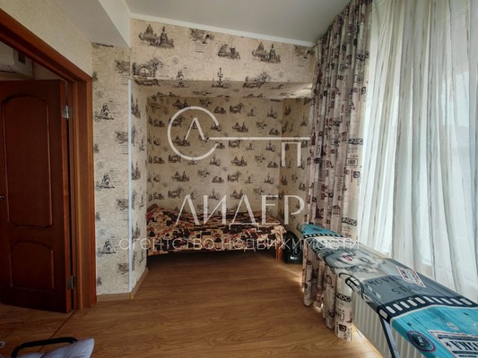Продам трехкомнатную (3-комн.) квартиру, Чекменева (Хостинский р-н) ул, 11/4, Сочи г