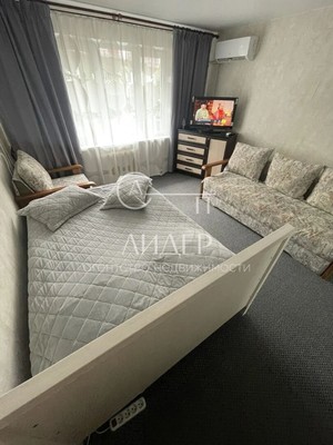 Продам однокомнатную (1-комн.) квартиру, Гагарина (Центральный р-н) ул, 32, Сочи г