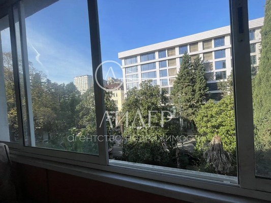 Продам однокомнатную (1-комн.) квартиру, Гагарина (Центральный р-н) ул, 32, Сочи г